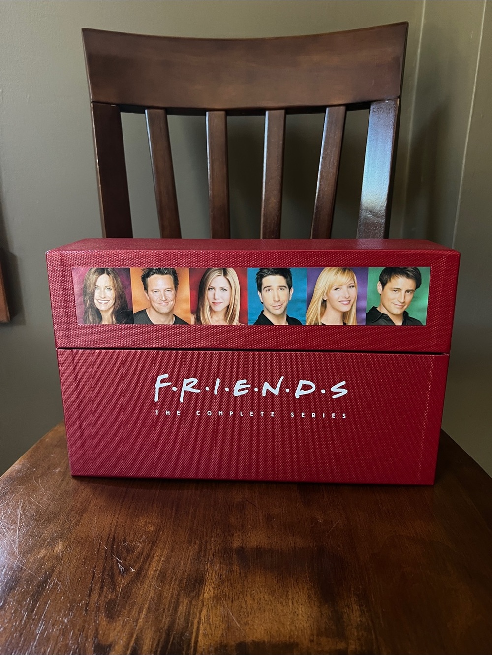 FRIENDS The Complete Series All episodes 1 thru 236 in a Collector’s Red Box